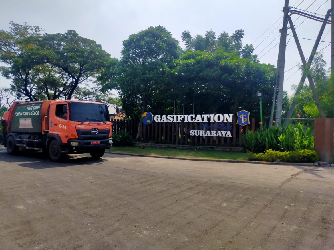 Surabaya Butuh Truk Compactor Kecil Untuk Angkut Sampah Dipinggiran Kampung