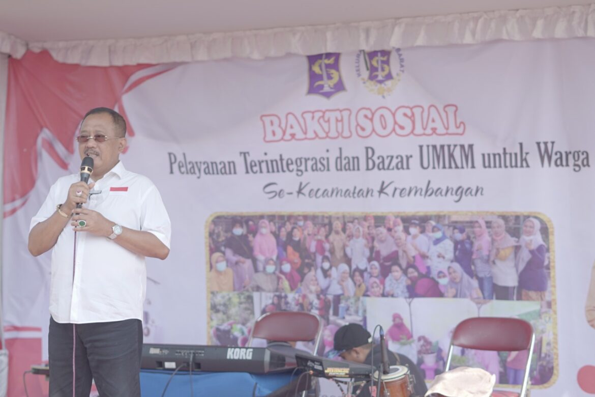 Wawali Armuji Borong Produk UKM saat Hadiri Bakti Sosial Terintegrasi Kecamatan Krembangan