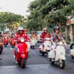 Semarakkan HUT RI ke - 77, Ratusan Vespa 'Merah Putih' Keliling Surabaya bersama Cak Ji