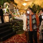 Dihadiri Walikota Eri Cahyadi, Ini Dia Nikah Massal Termewah di Indonesia