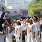 Wali Kota Eri Pimpin Pertunjukkan Perobekan Bendera di Hotel Majapahit