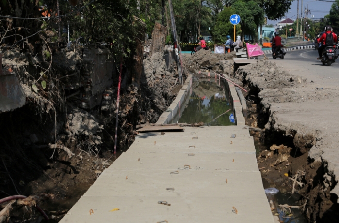 Proyek Saluran Air Efektif Cegah Banjir di Surabaya