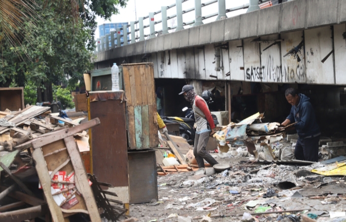 Warga Kolong Jembatan Tol Dupak yang Digusur Dipindah ke Rusunawa