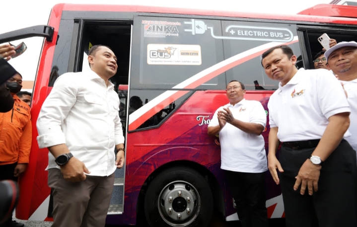 Pemkot Surabaya Launching Bus Listrik