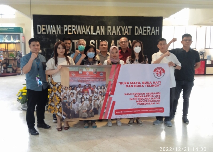 Nasabah Warnaartha Life Adukan Nasibnya ke DPRD Surabaya, Mahfudz: Kami Akan Kawal Sampai Selesai