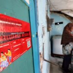 Pemkot Surabaya Pasang Stiker Rumah Warga Miskin