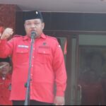 Wakil Sekretaris DPC PDI Perjuangan Surabaya Achmad Hidayat Pimpin Upacara HUT PDIP ke 50 Tahun