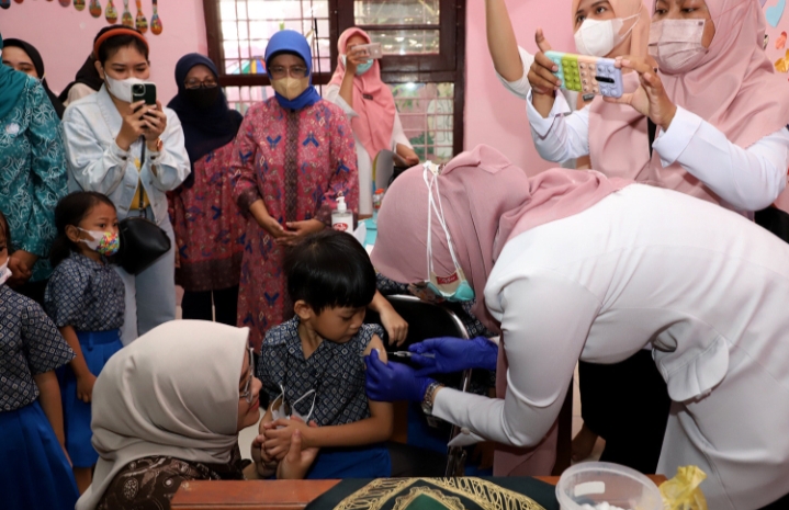 Pemkot Surabaya Tingkatkan Cakupan Imunisasi Measles Rubella