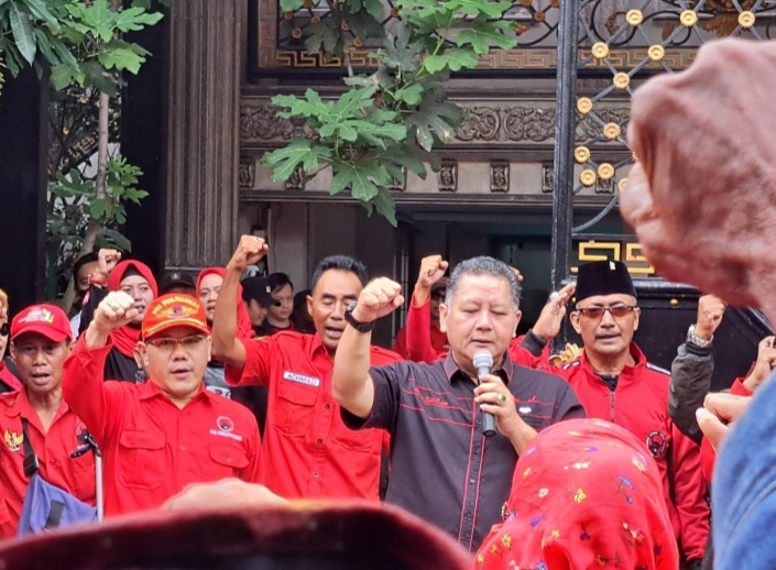 Pembina PAC PDIP Bulak, Riswanto Berangkatkan Kader Ziarah ke Makam Bung Karno