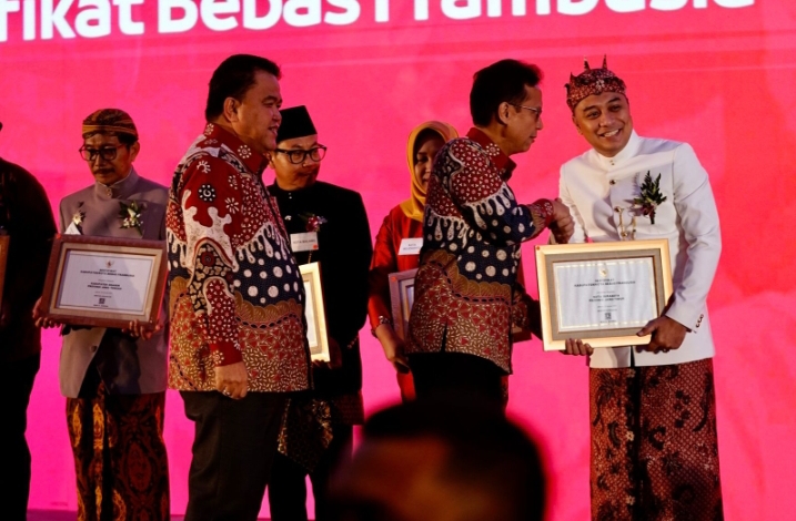 Pemkot Surabaya Terima Sertifikat Bebas Frambusia dari Menkes