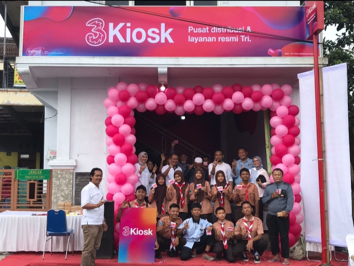 IOH Luncurkan Mini 3Store ‘3Kiosk’ di Jember