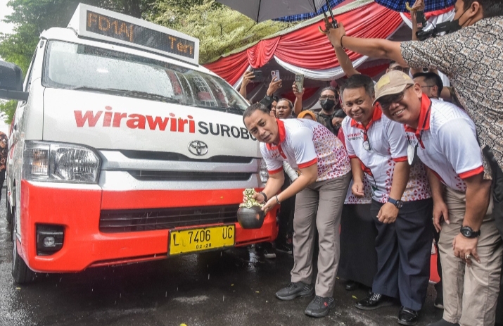 Wali Kota Eri Resmikan Pengoprasian 52 Unit Angkutan Feeder