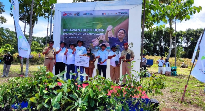 Kolaborasi PTPN Jatim bersama KAI lakukan Konservasi di Desa Kajarharjo Kalibaru