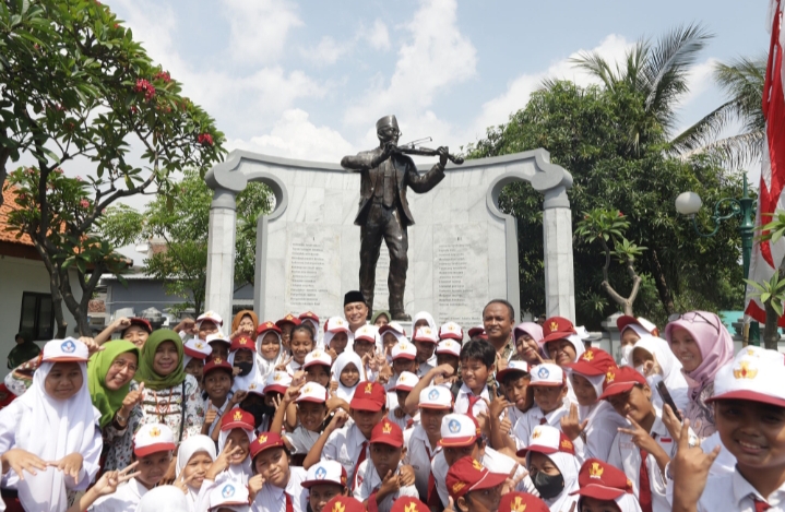 Eri Cahyadi Paparkan Partisipasi Anak Surabaya di Forum Internasional