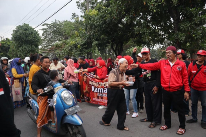 Ramadhan, Relawan Buleks 99 Bagi-Bagi Takjil 