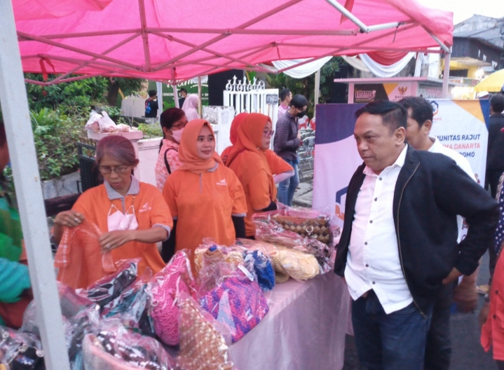 Belanja Produk UMKM di Bazar Kampung, Pulih dan Majukan Ekonomi Surabaya Lebih Cepat