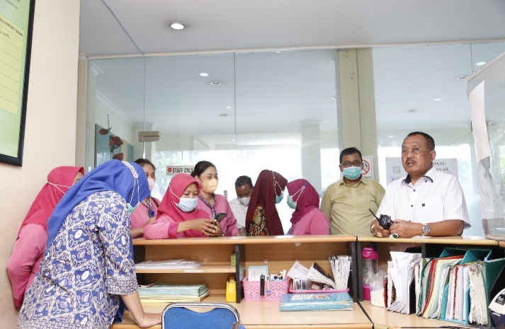 Wawali Surabaya Armuji Selesaikan Keluhan THR Karyawan Rumah Sakit 