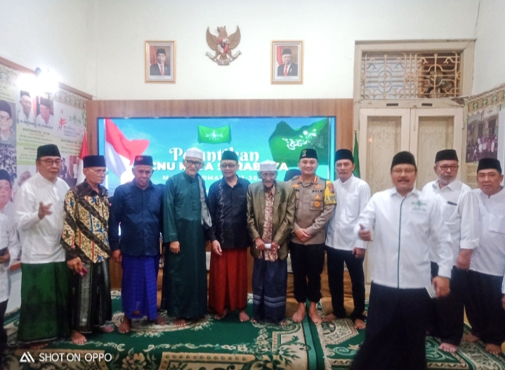 Rais Aam PBNU Lantik Ketua PCNU Surabaya yang Baru