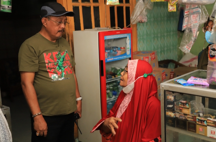 Wawali Armuji Sambangi Bu Sarkonah yang Tokonya Dibobol Maling