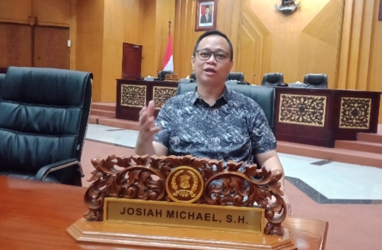 Anggota DPRD Kota Surabaya dari PSI, Josiah Michael: Dispenda Jangan Membabibuta