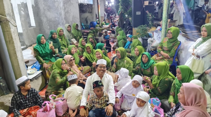 Perkuat Semangat Gotong Royong, Budi Leksono Santuni Yatim Piatu di Kampung Dupak Kelurahan Jepara