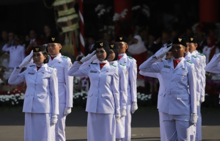 Peringati HUT ke-78 RI, Wali Kota Eri Cahyadi Serahkan 169 Piagam Penghargaan