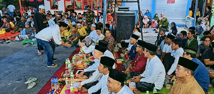 Di Gebang Putih Sukolilo, Anas Karno beri Santunan Yatim-Piatu dan Ngaji Bareng Gus Mifta