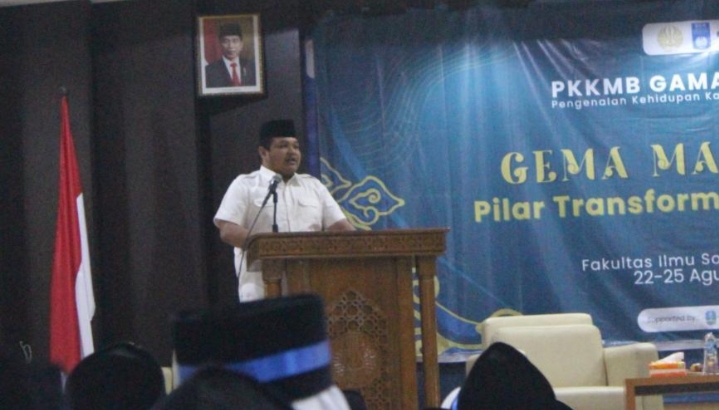 Achmad Hidayat Populerkan Salam Pancasila ke Ribuan Mahasiswa UNESA