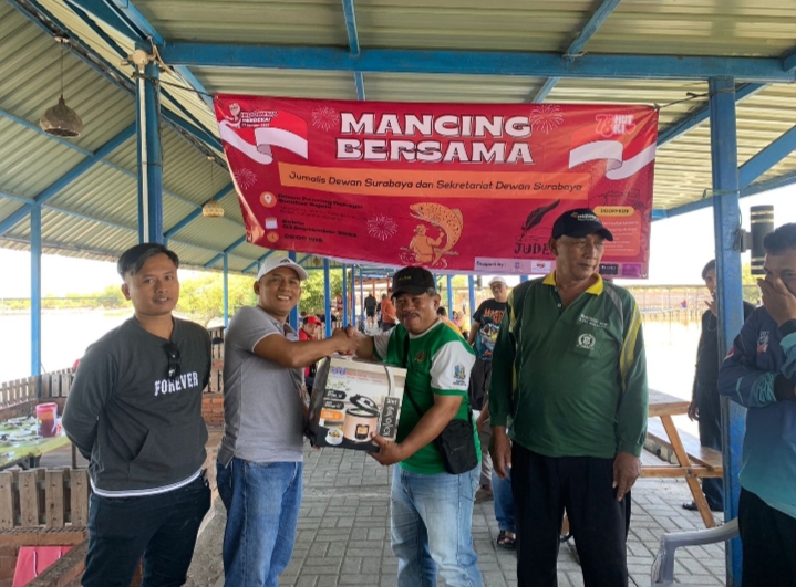 Wartawan Kampungberita.id Menang Juara Lomba Mancing JUDES dan Sekwan DPRD Kota Surabaya 