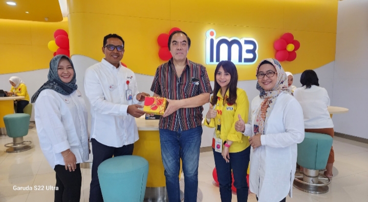 Sapa langsung pelanggan di Jawa Timur, Indosat bagikan voucher pulsa dan Bingkisan Menarik Hingga Penawaran Spesial