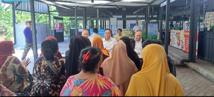 Ini Keluhan Pedagang Fresh Market Kutisari ke Anas Karno 