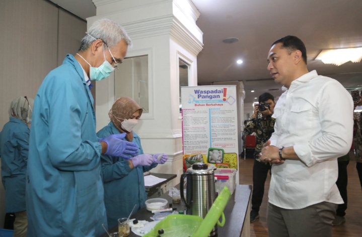 Pemkot Surabaya bersama BBPOM Gelar Sosialisasi hingga Uji Sampel Makanan Pedagang SWK