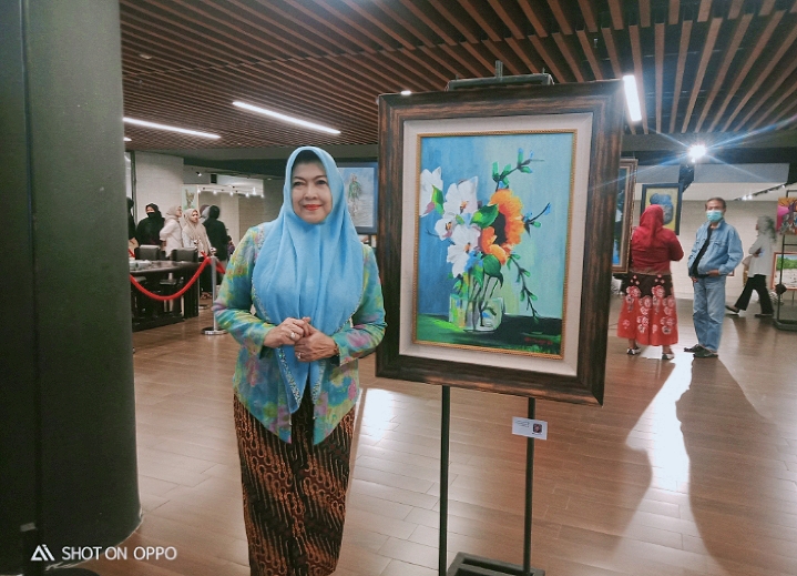 Lukisan Karya Lembah Setyowati ‘Nunung Harso’ Hadir di Pameran Lukisan Sewindu Merajut Keindahan IWPI Surabaya