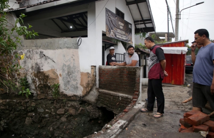 Warga Dukuh Kupang Surabaya Bersedia Dibongkar untuk Penanganan Banjir