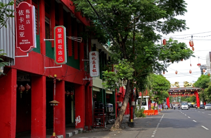 Perkuat Nuansa Chinatown di Kya-Kya Kembang Jepun, Pemkot Surabaya Pasang Papan Bahasa Mandarin