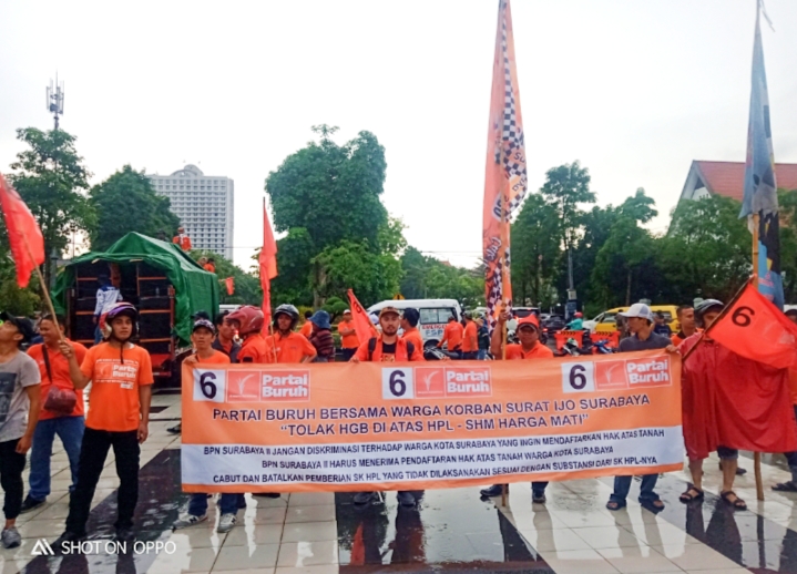 Warga Korban Surat Ijo bersama Partai Buruh Demo Kantor Walikota Surabaya, Tolak HGB Diatas HPL