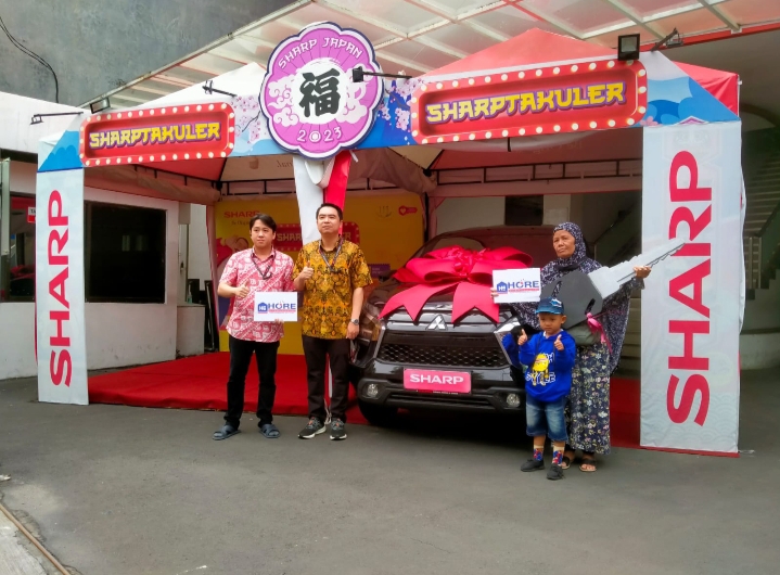 Sharp Indonesia Serahkan Hadiah 2 Unit Mobil Kepada Pemenang program Undian Sharp Spektakuler