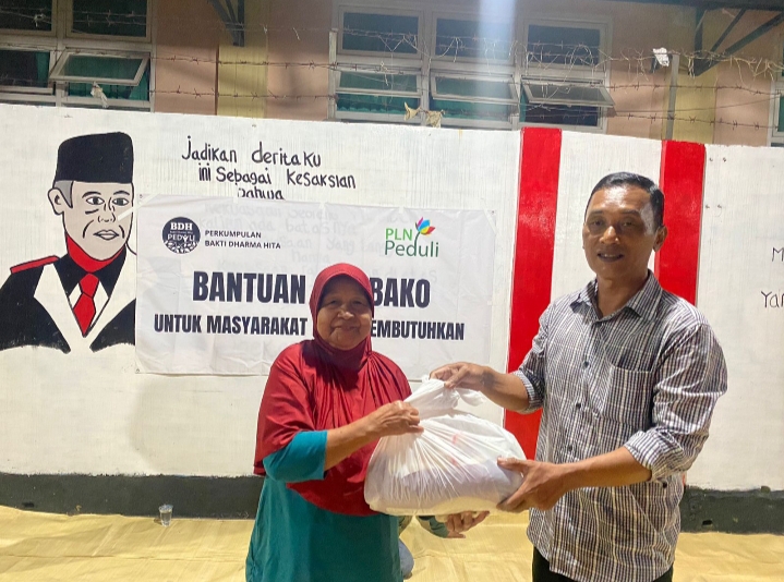 Gandeng BDH Institute, Sahabat Cak Ghoni Bagikan Ratusan Paket Sembako ke Gamis 