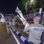 Masa Tenang, Satpol PP Surabaya bersama Bawaslu dan KPU Turunkan Seluruh APK