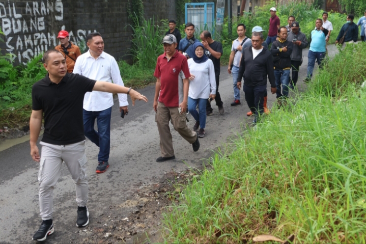 Eri Cahyadi Langsung Bangun Tanggul dan Bozem Pasca Banjir di Surabaya Barat