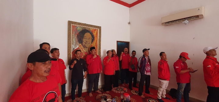 PDIP Surabaya Dengarkan Sambutan Ibu Megawati Soekarnoputri via Daring