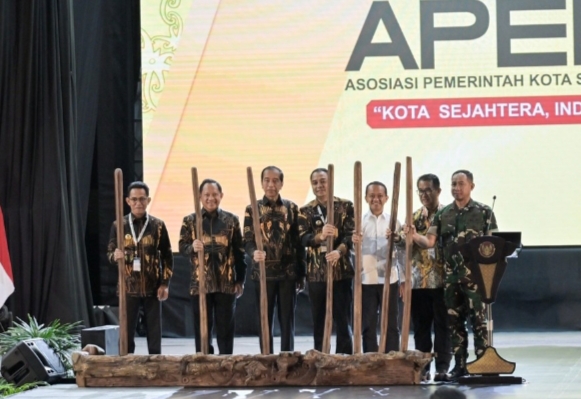 Walikota Eri Cahyadi Pimpin Rakernas APEKSI XVII 2024