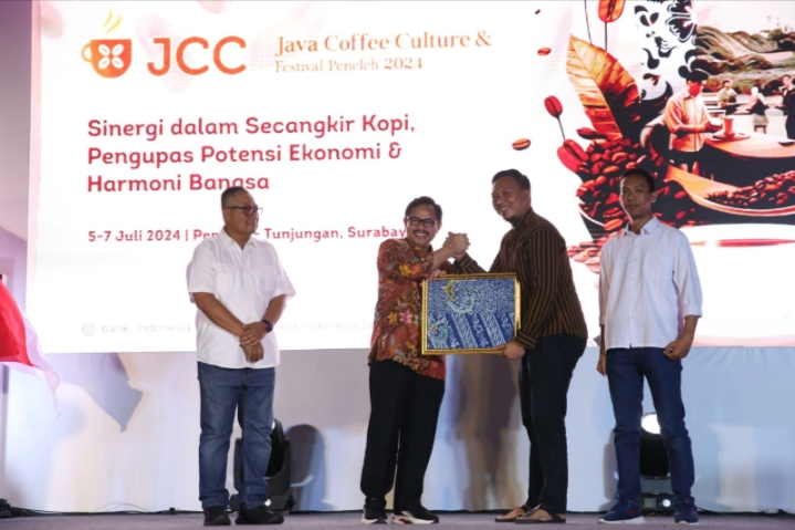 Kolaborasi BI dan Pemkot Surabaya Kembangkan Wisata Sejarah Lewat Festival Peneleh 2024