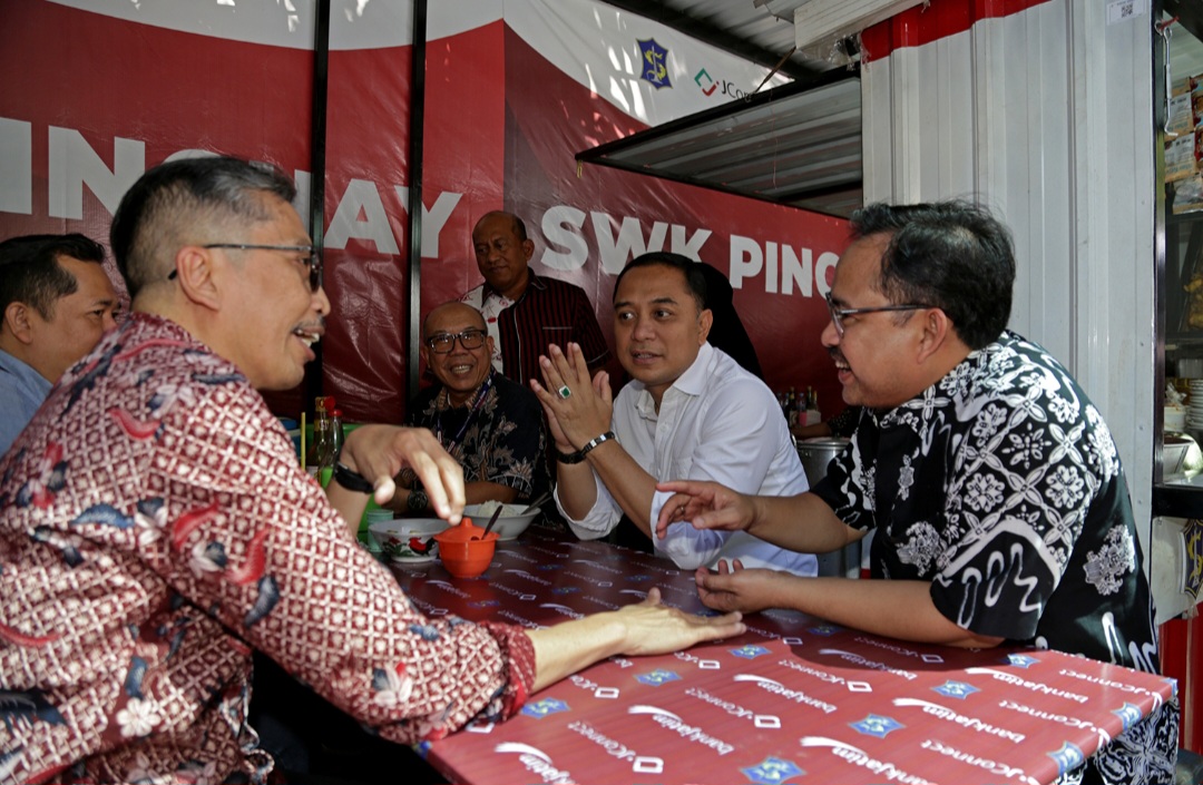 Makan Bersama dengan Dirut Bank Jatim di SWK PINGHAY, Eri Cahyadi Bicara Street Food