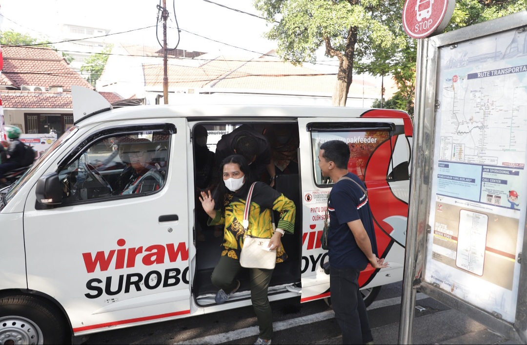 Pemkot Surabaya Beri Tarif Promo Suroboyo Bus-Parkir Rp79 di HUT ke-79 RI