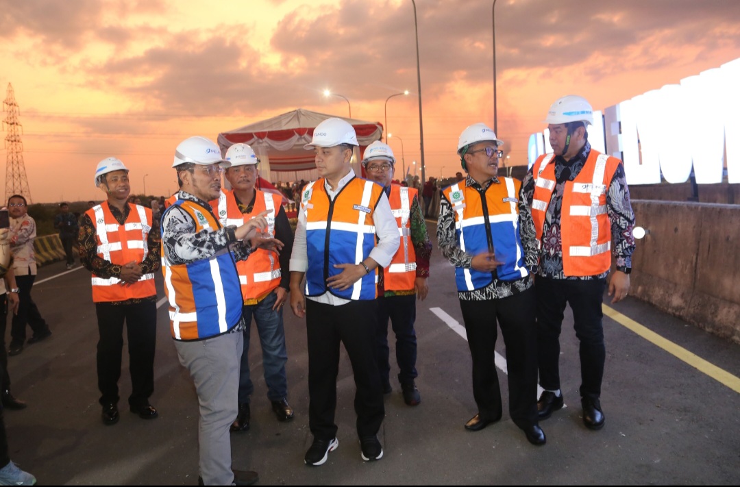 Wali Kota Eri Cahyadi Resmikan Flyover Teluk Lamong