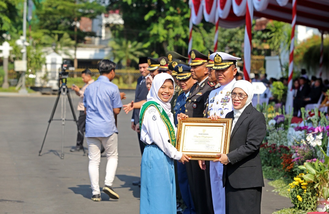 Peringatan Hari Sumpah Pemuda, Pemkot Surabaya Apresiasi 36 Generasi Muda Terbaik