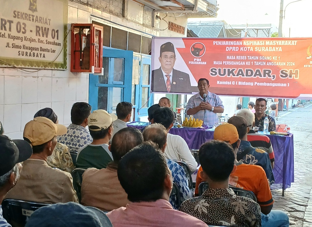 Dihadapan Ratusan Warga RW01 Simo Kwagean, Sukadar Paparkan Tupoksi Anggota Dewan saat Reses Anggota Dewan