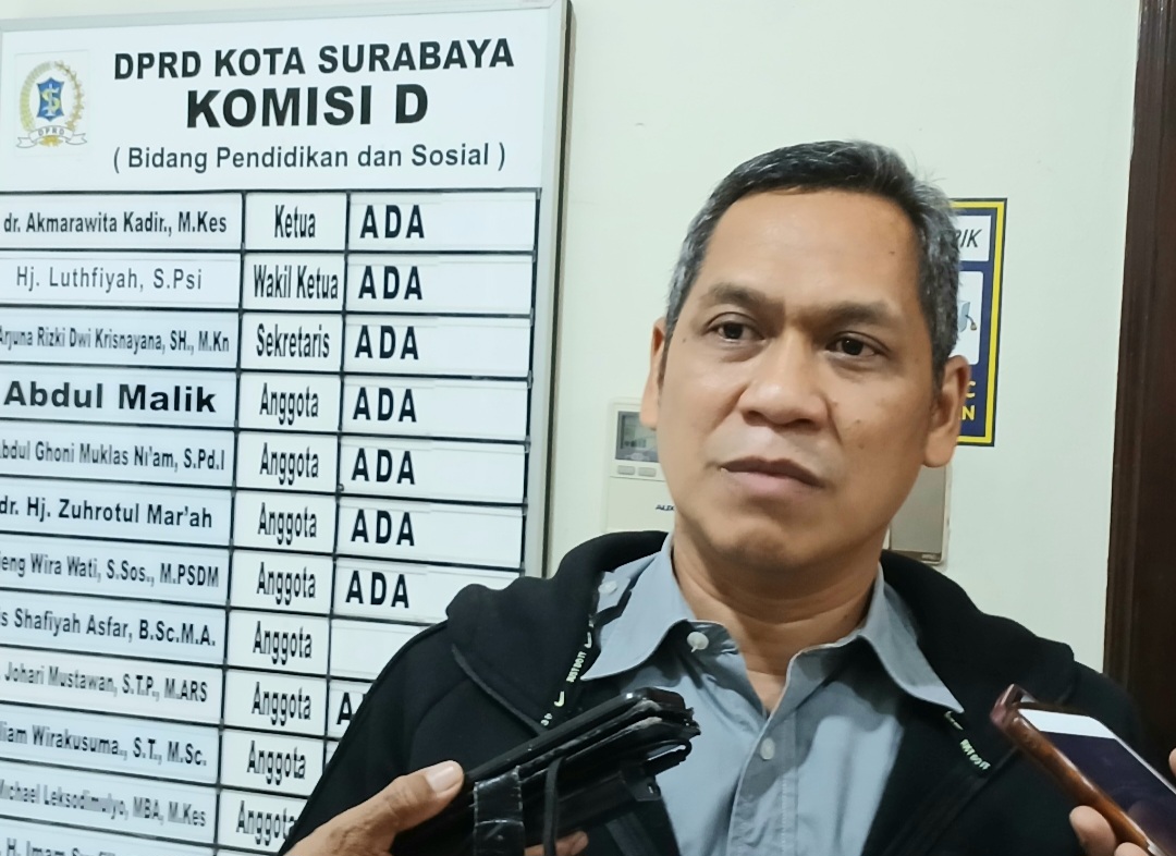 Komisi D Dorong Disbudporapar Serius Menata Kawasan Taman Bungkul