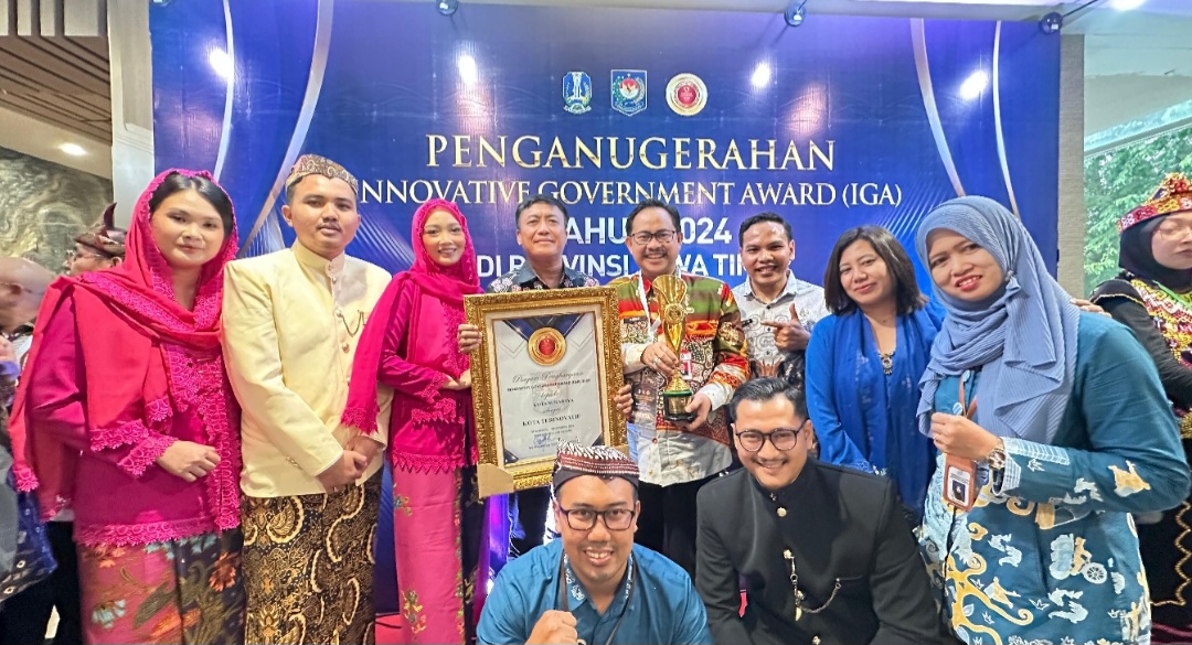 Pemkot Surabaya Raih Peringkat Pertama Kota Terinovatif di Ajang Innovative Government Award 2024